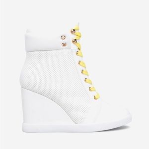 NIB White High Top Platform Sneakers w/Alternate Laces Size 8